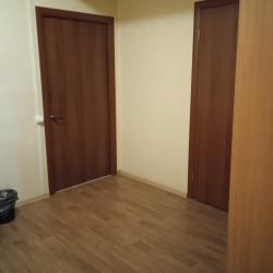 Кровать в общем улучшенном номере (общие удобства)