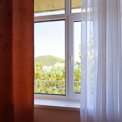 Номер комфорт семейный с 1 двуспальной кроватью