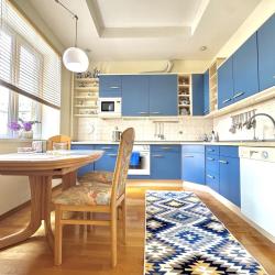 Фото Отель Victory Residence // Kamelia Apartment