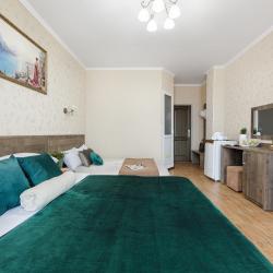 Номер комфорт улучшенный с 1 двуспальной кроватью