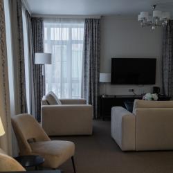 Номер люкс с 1 двуспальной кроватью