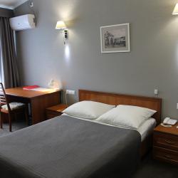 Номер стандарт с 1 двуспальной кроватью