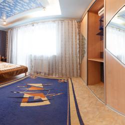 Фото Апартаменты на улице 70 лет Октября 16/4