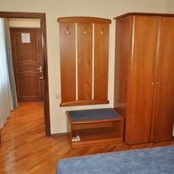 Номер стандарт с 1 двуспальной кроватью (с завтраком)