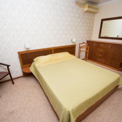 Номер люкс комфорт с 1 двуспальной кроватью