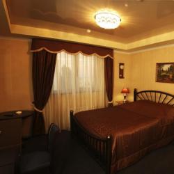 Плаза (Plaza) — f5692e473ec592f09ea6a5131f70a4e5