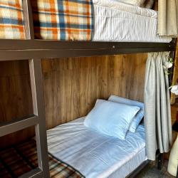 Кровать в 1-местном общем номере (мансарда)