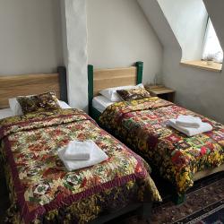 Номер стандарт с 2 односпальными кроватями (мансарда)