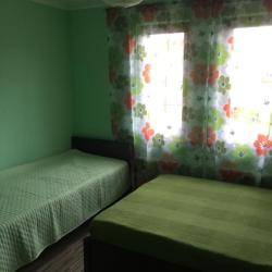 Комната эконом с 1 односпальной и 1 двуспальной кроватью (с завтраком)