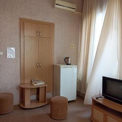 2-местный номер стандарт улучшенный с 1 двуспальной кроватью