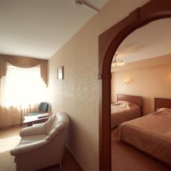 Номер люкс с 2 односпальными кроватями