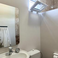 Номер стандарт с 2 односпальными и 1 двуспальной кроватью