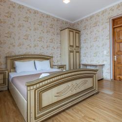 Комната стандарт с 1 двуспальной кроватью и балконом