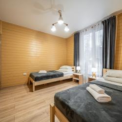 Коттеджи у озера  с 2-мя спальнями (100 кв.м.)