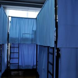 Кровать в общем  номере   с 4-двухъярусными кроватями 16м²