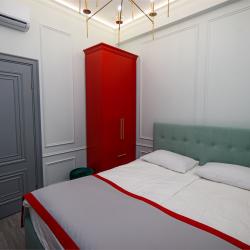 Номер стандарт с 1 двуспальной кроватью Красный (без окна)