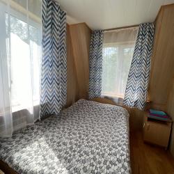 Номер эконом стандарт с 1 двуспальной кроватью