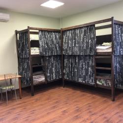 Кровать в 8-местном общем номере