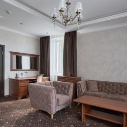 Номер люкс комфорт с 1 двуспальной кроватью