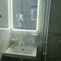 Номер стандарт с 1 двуспальной кроватью (без окна)