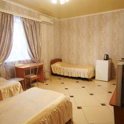 Комната полулюкс с 3 односпальными кроватями
