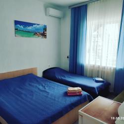 Комната стандарт с 1 односпальной и 1 двуспальной кроватью