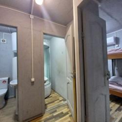 Кровать в 4-местном общем женском номере