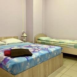 Номер эконом с 1 односпальной и 1 двуспальной кроватью (без окна)