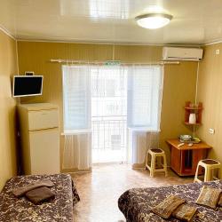 Комната стандарт с 1 односпальной и 1 двуспальной кроватью