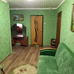 Номер люкс семейный с 1 односпальной и 1 двуспальной кроватью