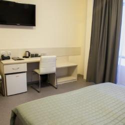 Номер комфорт улучшенный с 1 двуспальной кроватью (с завтраком)