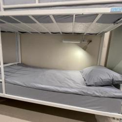 Кровать в 8-местном общем номере