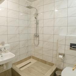 Номер стандарт с 1 двуспальной кроватью