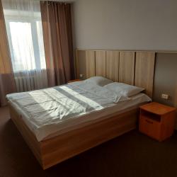 Номер стандарт с 1 двуспальной кроватью