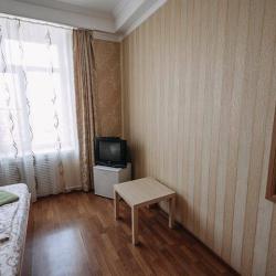 Номер эконом с 1 двуспальной и 1 двухъярусной кроватью