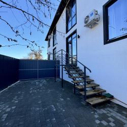 3-комнатные апартаменты улучшенные ст. Даховская, ул. Свободы 8.