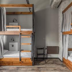 Кровать в 8-местном общем женском номере (общие удобства)