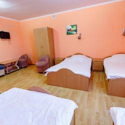 Номер стандарт эконом с 4 односпальными кроватями