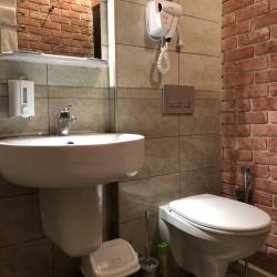 Номер стандарт с 1 двуспальной кроватью (мансарда)