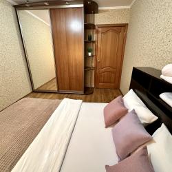 Фото Апартаменты на улице Артёма 25