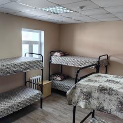 Кровать в 12-местном общем номере