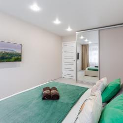 Фото Апартаменты на улице Николая Баженова 2а