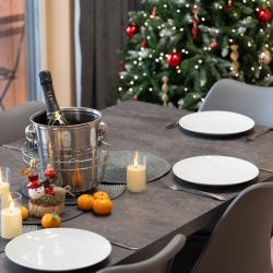 Коттеджи у озера  с 2-мя спальнями (100 кв.м.)