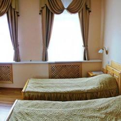 Номер полулюкс с 2 односпальными кроватями (с завтраком)