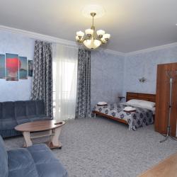 4-местный номер студия люкс