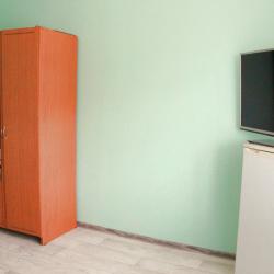 Номер эконом с 3 односпальными кроватями с балконом.