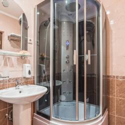 Номер стандарт улучшенный с 1 двуспальной кроватью