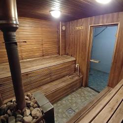 Фото Отель Гостевой дом с бассейном и баней в Дубках