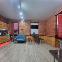 Апартаменты улучшенные Лапина 17