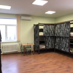 Кровать в 8-местном общем номере